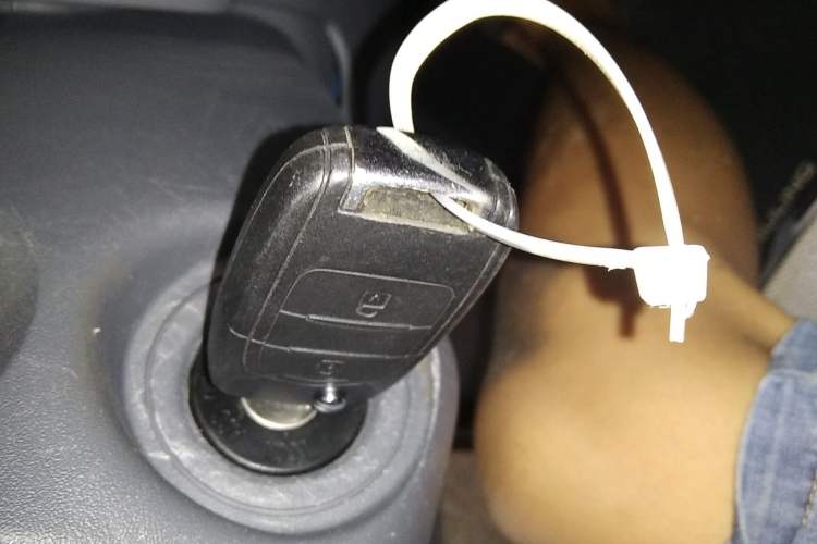 Used Wuling Yangguang 2024 300KM Comfort Version Passenger Van 75kW
