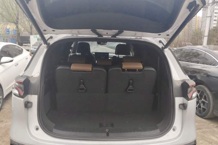 Used BYD Tang New Energy 2021 DM-i 112KM Prestige Model Trunk