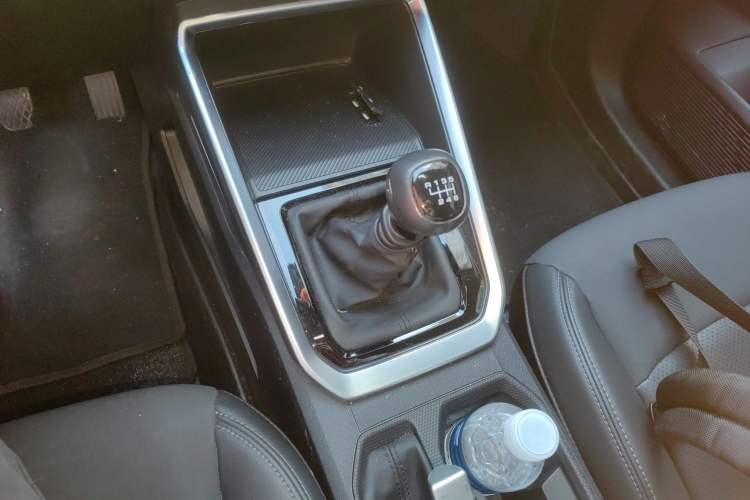 Used Wuling Alvez 2022 1.5L Manual Comfort Version Gear Lever