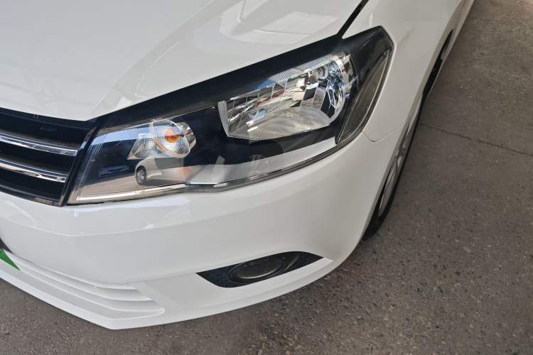 Used Volkswagen Jetta 2015 1.6L Manual Comfort Model
