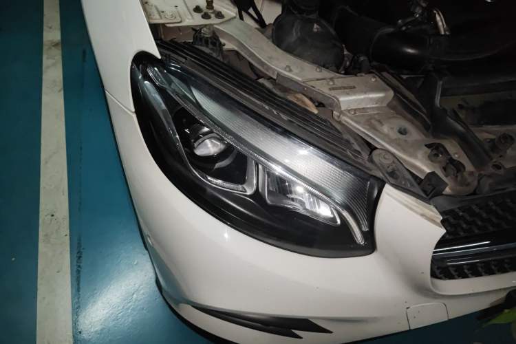 Used Mercedes-Benz GLC Coupe 2017 GLC 260 4MATIC Coupe SUV Right Front Headlight