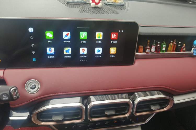 Used JETOUR X70 PLUS 2021 Facelift 1.5T DCT ShanPRO 7-Seater Audio And AC Panel