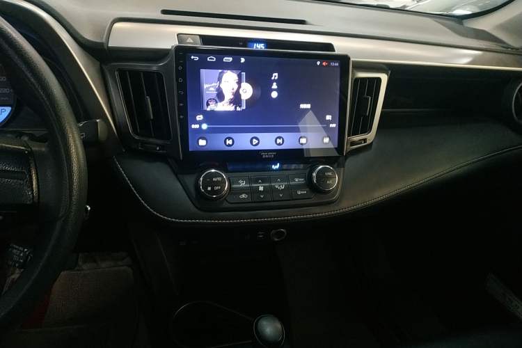 Used Toyota RAV4 2019 2.0L CVT Two-Wheel Drive Pioneer Edition China VI Standard
