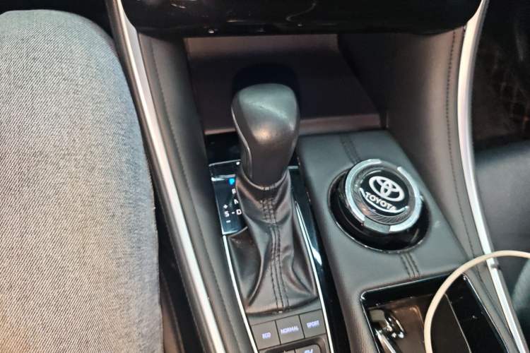 Used Toyota Avalon 2023 Dual-Engine 2.5L Luxury Edition