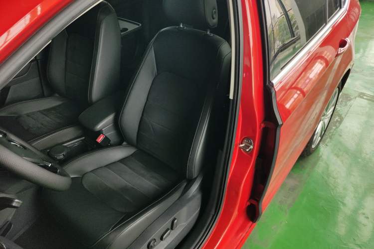 Used Volkswagen Golf Sportsvan 2018 280TSI Automatic Flagship Model
