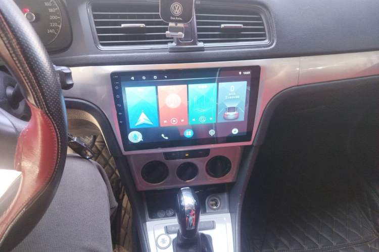 Used Volkswagen Lavida 2013 Revised Classic 1.6L Automatic Fashion Edition Audio And AC Panel