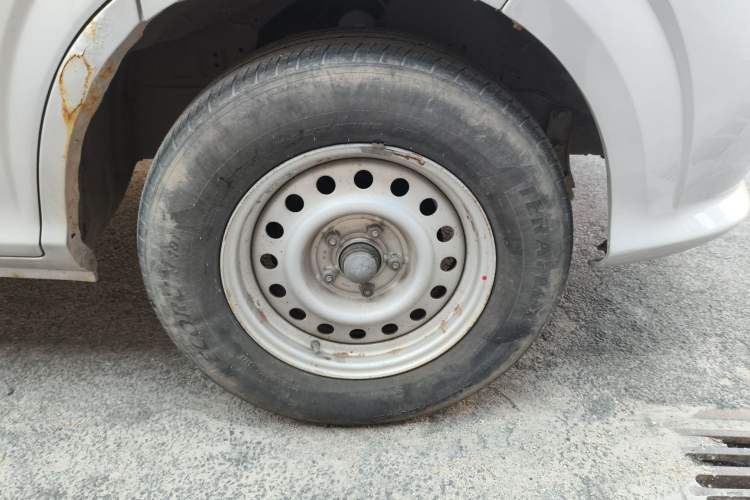 Used Foton MP-X E 2017 2.0L New Express Long Wheelbase 4Q20M Right Front Wheel Hub