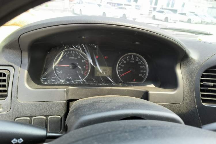 Used FORTHING Lingzhi 2013 V3 1.5L 7-Seater Standard Model II
