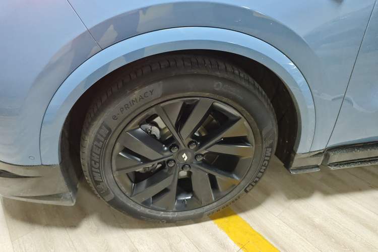 Used Li Auto L8 2023 Max model