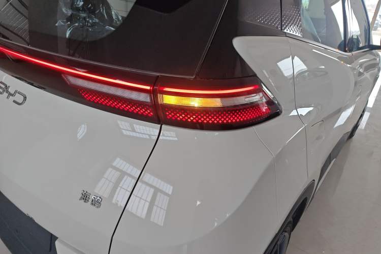 Used BYD Seagull 2025 Intelligent Driving Version 305 km Dynamic Edition Right Rear Taillight