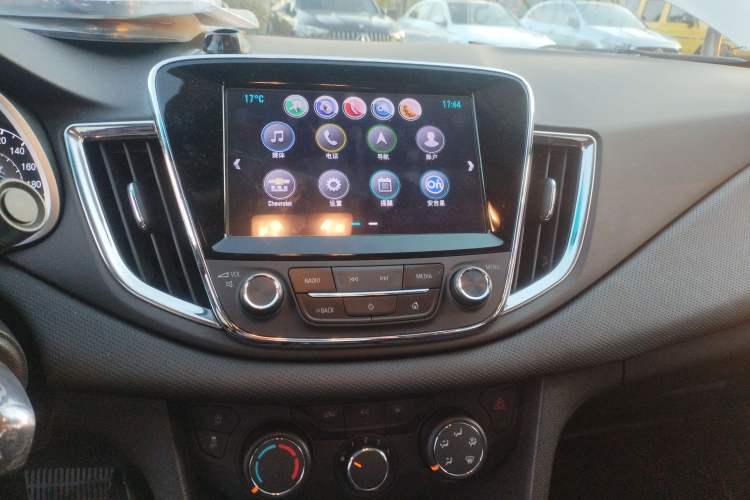 Used Chevrolet Monza 2019 Redline 320T Dual-Clutch Sporty Version China VI Standard Audio And AC Panel