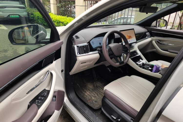 Used BYD Song PLUS New Energy 2025 EV 520km Luxury Version
