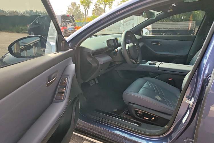 Used Baojun Enjoy 2025 Plug-in Hybrid 140km Luxury Edition Driver Seat