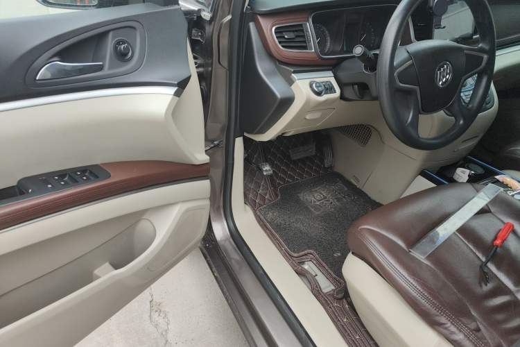 Used Buick GL8 2014 2.4L CT Luxury Business Comfort Edition