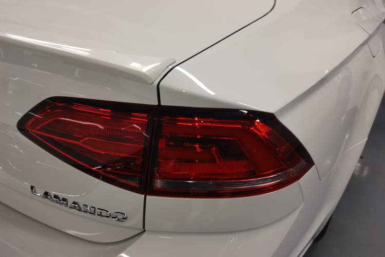 Used Volkswagen Lamando 2017 230TSI DSG Fashion Edition
