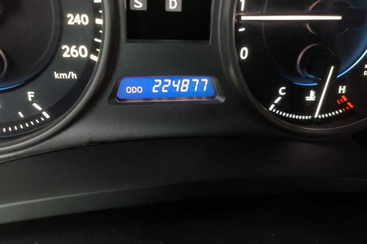 Used Lexus IS 2009 300 Odometer Close Up