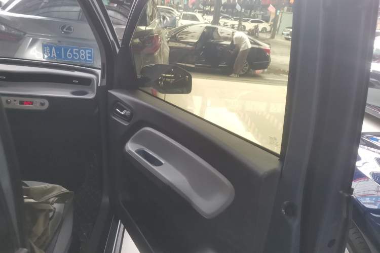 Used Wuling Hongguang MINIEV 2022 Macaron Premium Model – Lithium Iron Phosphate Right Rear Door Interior