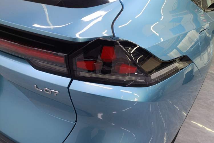 Used Deepal L07 2025 530 Ultra Qiankun Intelligent Driving ADS SE Pure Electric Version
