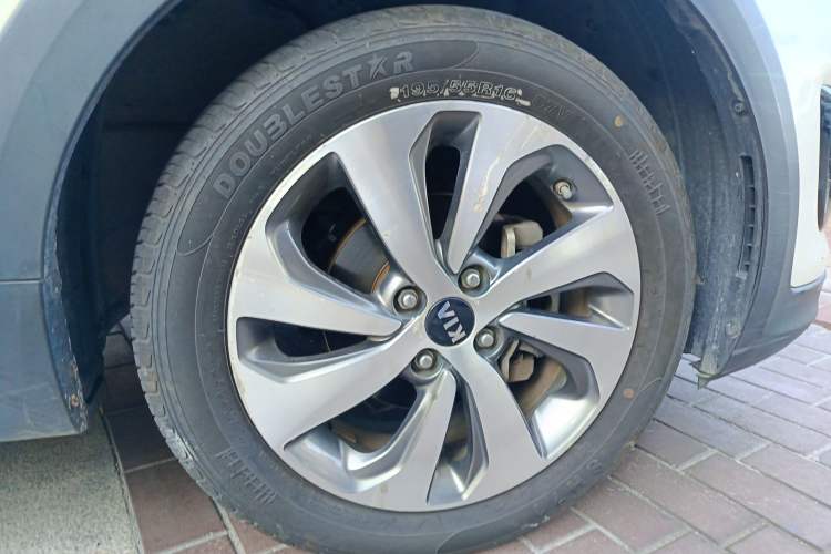 Used Kia KX Cross 2017 1.4L AT GLS
