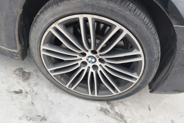 Used BMW 5 Series 2018 Restyled 530Li Leading Edition M Sport Package
