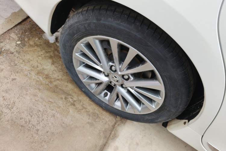 Used Toyota Camry 2016 2.5G 10th Anniversary Deluxe Navigation Edition
