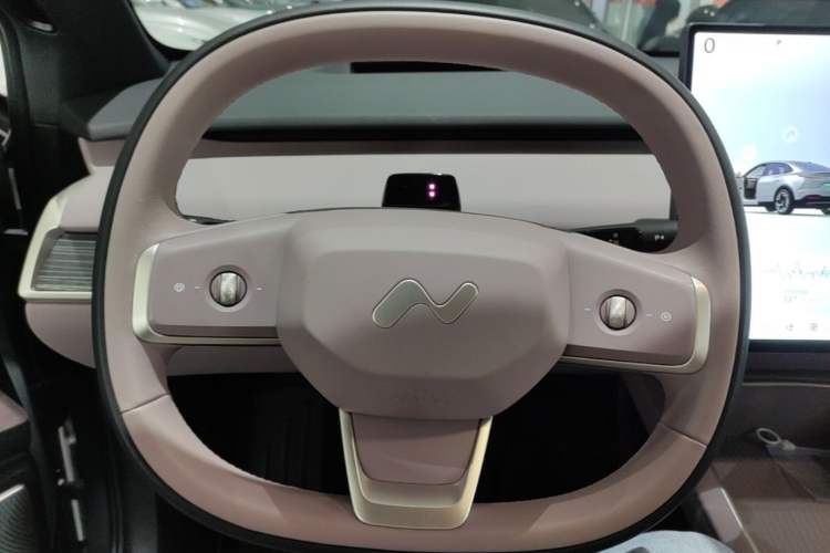 Used ONVO L60 2025 Model—60 kWh Rear-Wheel-Drive Version
