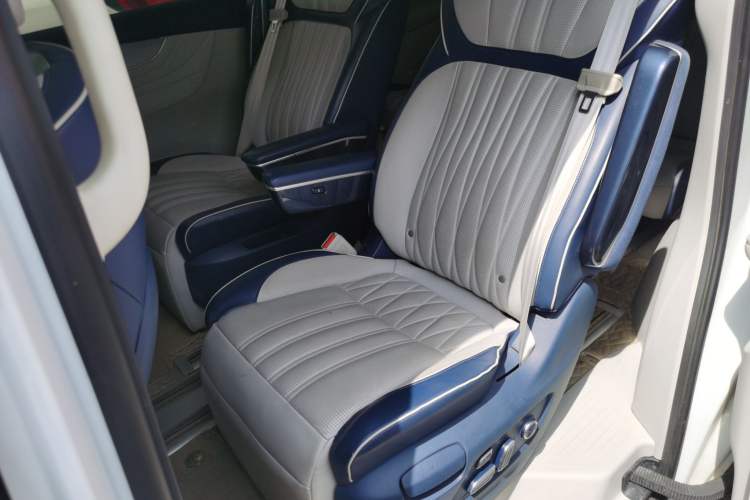 Used Roewe iMAX8 2021 400TGI Supreme Series Ultimate Edition Left Rear Seat