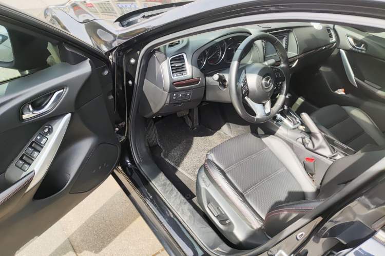 Used Mazda Atenza 2014 2.0L Blue Sky Luxury Edition