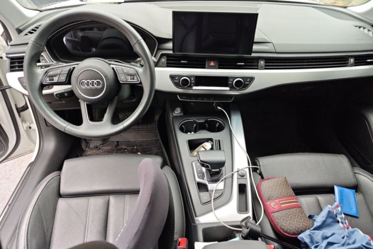 Used Audi A4L 2020 40 TFSI Luxury Dynamic Model Center Console