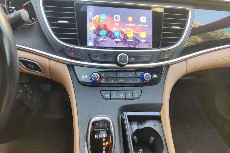 Used Buick LaCrosse 2018 20T Luxury Model Audio And AC Panel