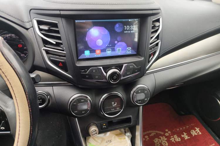 Used BYD Song 2016 GaiShi Edition 1.5TI Manual Elite Model Audio And AC Panel