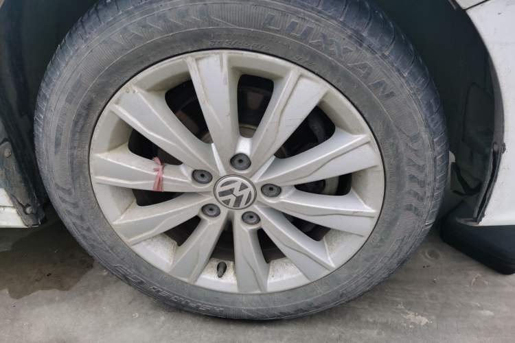 Used Volkswagen Sagitar 2015 1.6L Manual Comfort Model