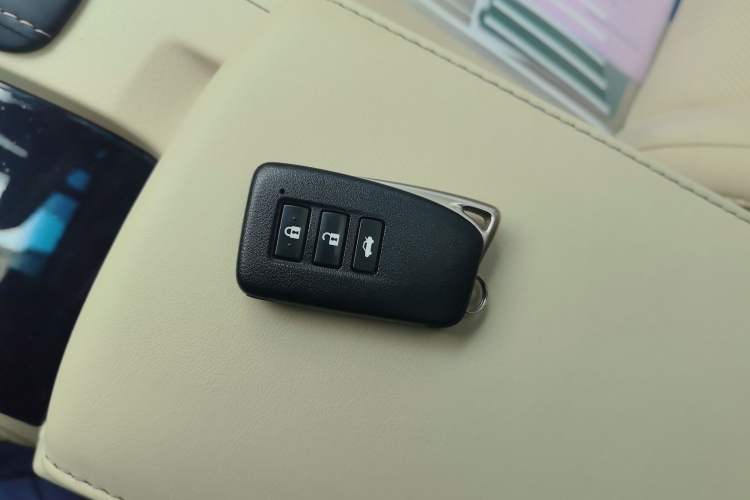 Used Lexus ES 2014 300h Luxury Edition