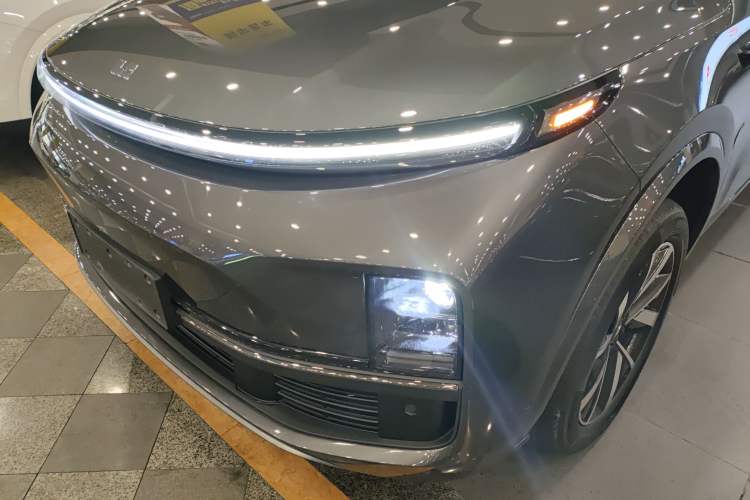 Used Li Auto L8 2023 Pro Model
