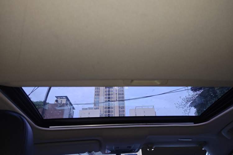 Used Toyota RAV4 2016 2.0L CVT Two-Wheel Drive Fashion Edition China V Standard Headliner