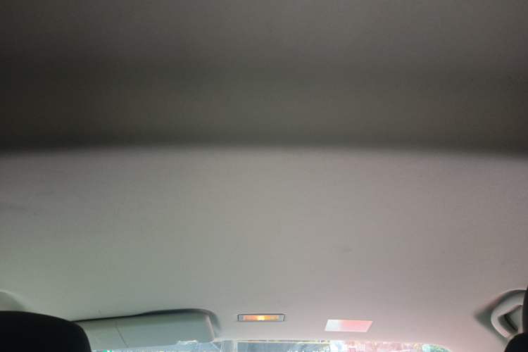 Used Roewe Clever 2021 302 km New Four-Seater Super-Efficient Version Headliner