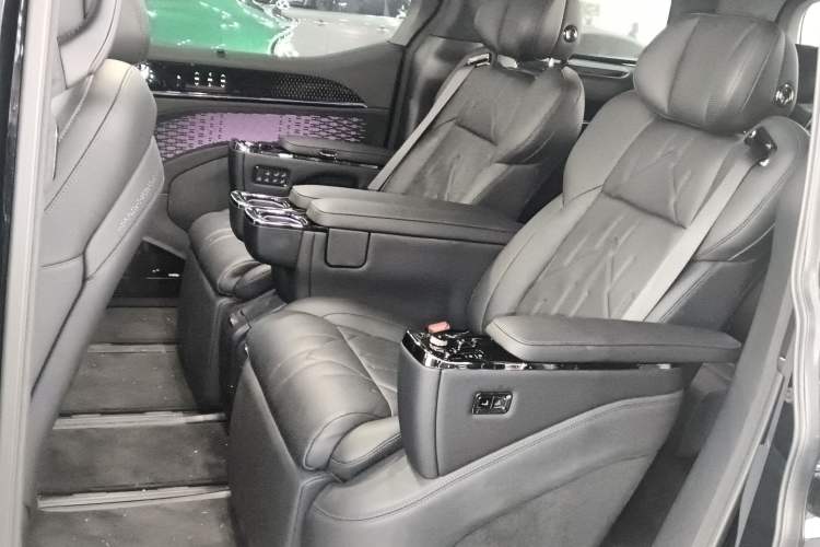 Used Zeekr 009 2024 Six-Seat Executive Version 4WD 140 kWh