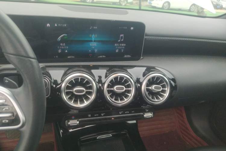 Used Mercedes-Benz A-Class 2019 A 200 Dynamic Edition Audio And AC Panel