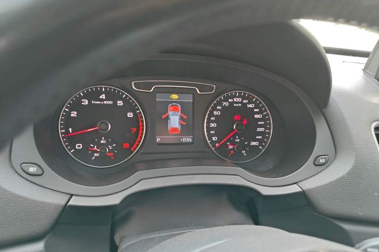 Used Audi Q3 2015 35 TFSI quattro Technology Edition Instrument Cluster