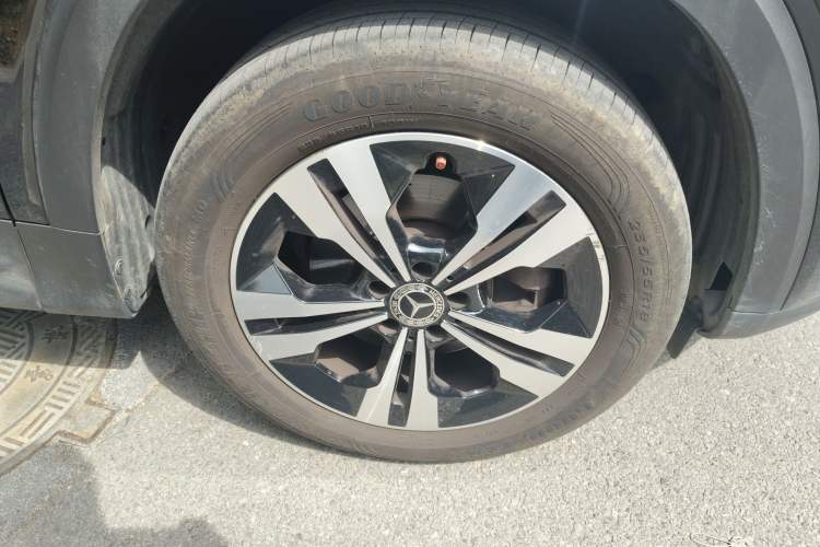 Used Mercedes-Benz GLB 2024-Year Restyled GLB 200 Dynamic Edition Right Front Wheel Hub