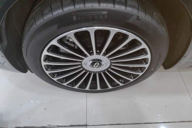 Used Hima AITO M8 2025 Extended-Range Ultra Version 53.4 kWh 6-Seater Edition