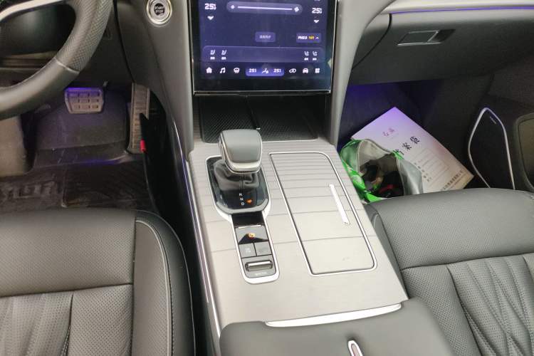 Used Hongqi HS7 PHEV 2024 2.0T PHEV Four-Wheel Drive Flagship Edition 6 Seats Gear Lever