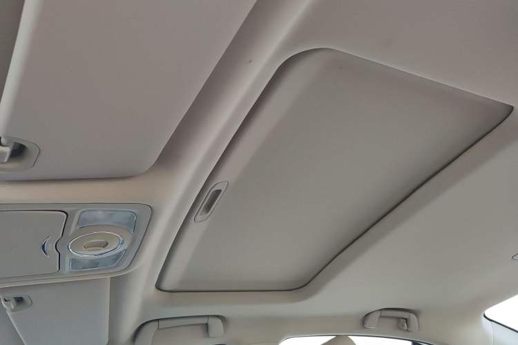 Used Changan Raeton 2014 1.8T Automatic Elite Anniversary Edition China V Standard
