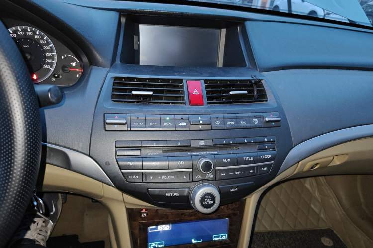 Used Honda Accord 2008 2.0L EX Audio And AC Panel