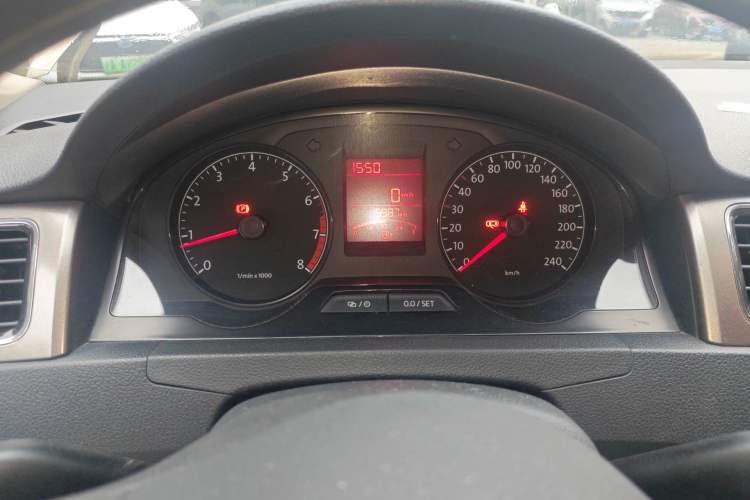 Used Volkswagen Santana 2013 1.6L Manual Comfort Edition