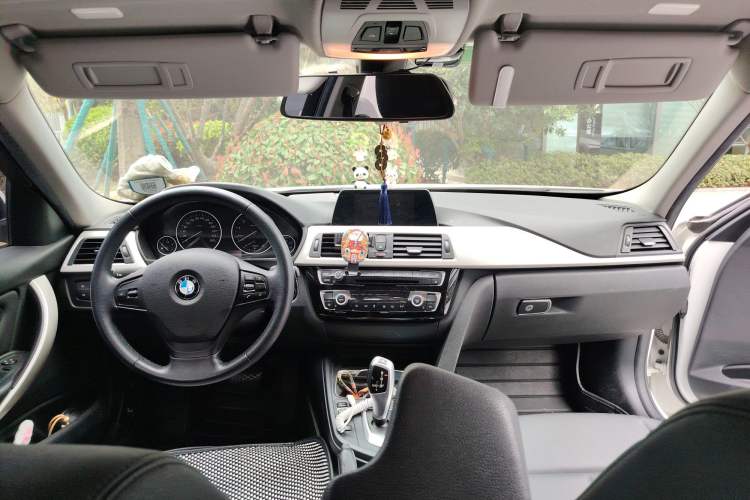 Used BMW 3 Series 2016 320i Fashion Model
