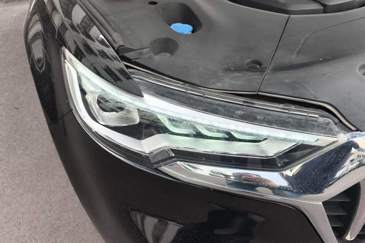 Used Hongqi HS5 2019 2.0T Smart Connect Flagship All-Wheel-Drive Version
