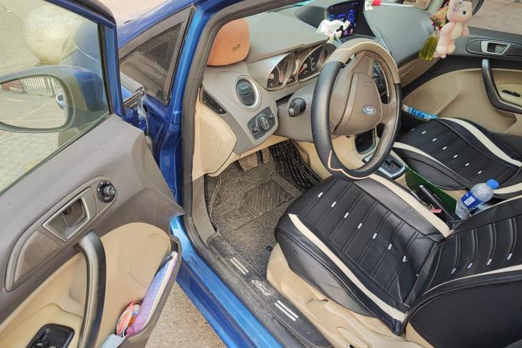 Used Ford Fiesta 2011 Hatchback 1.5L Automatic Fashion Edition
