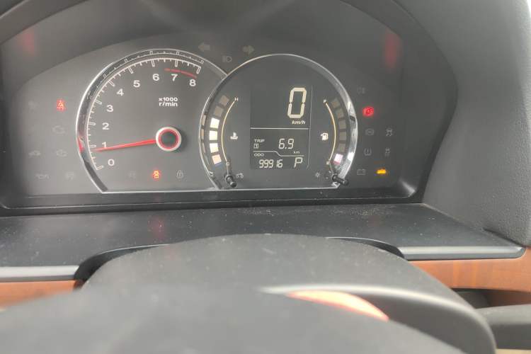 Used Roewe 350 2014 1.5L Automatic Xunyue Version Odometer Close Up