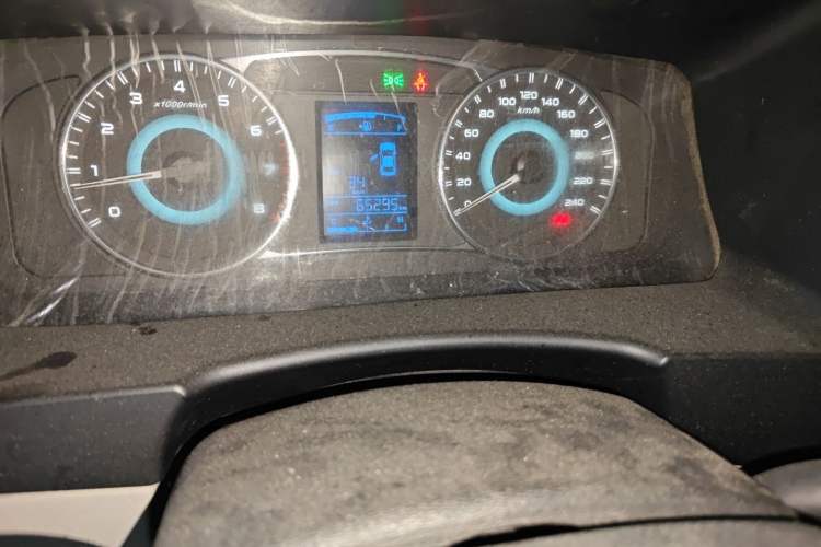 Used Geely Auto Vision 2015 1.5L Manual Happiness Edition Odometer Close Up